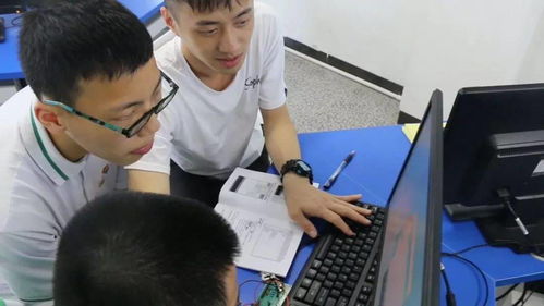 汽車電子技術(shù)應用專業(yè) 引領未來出行的北斗智能駕駛與物聯(lián)網(wǎng)技術(shù)服務